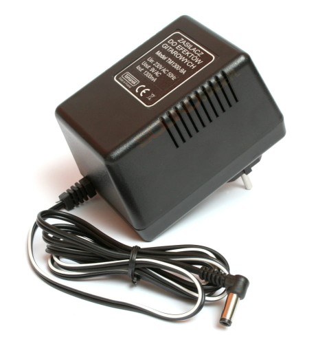 Tomanek TM1300-9A 1200mA 9V AC zasilacz napięcia przemiennego